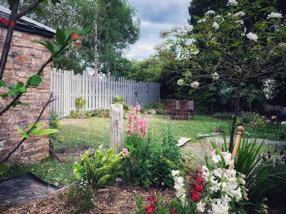 Holiday home Yewtree - 'the Art House' And Garden